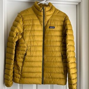 Men’s Patagonia Down Sweater Jacket, Size Medium
